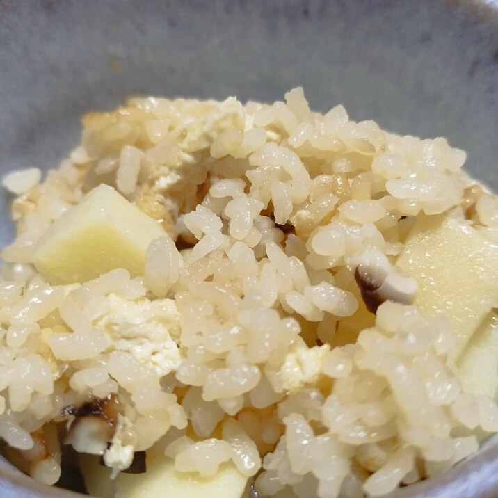 出汁の旨味たっぷりたけのこご飯